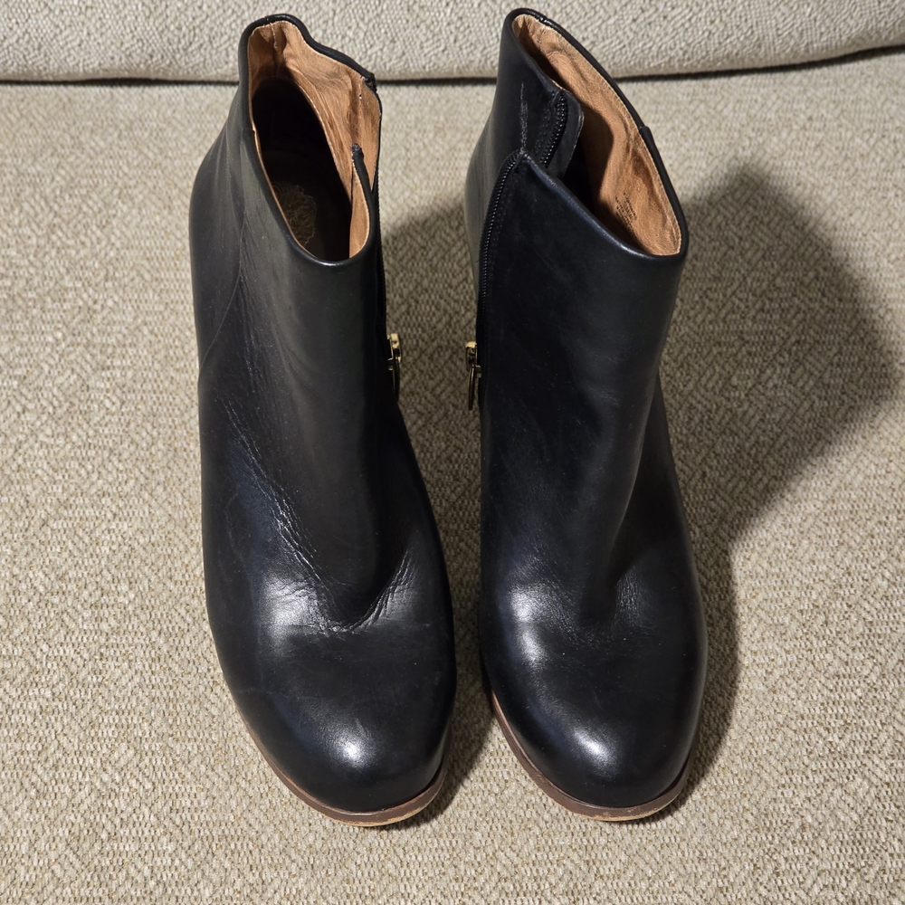 Vince Camuto Black Leather Ankle Booties